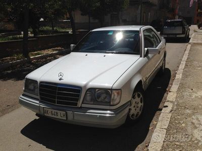 Mercedes E200