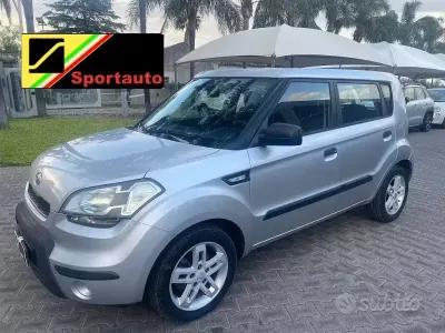 Usado Kia Soul 128 CV (94 kW) 2010 Gris SUV