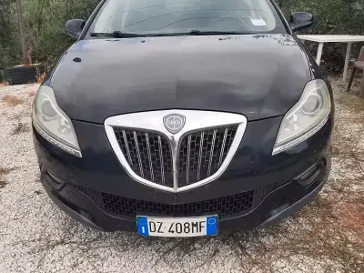 Usata Lancia Delta 120 CV (88 kW) 2010 Nero Utilitaria