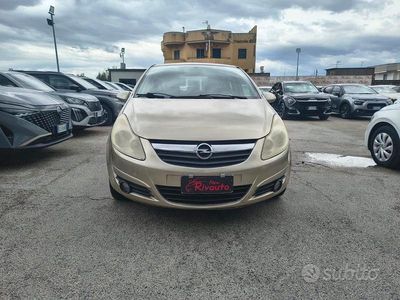 Usata Opel Corsa Cosmo 75 CV (55 kW) 2009 Marrone Utilitaria