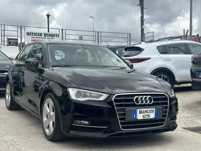 Usado Audi A3 Ambition 110 CV (80 kW) 2014 Negro Berlina