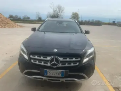 Usata Mercedes GLA200 136 CV (100 kW) 2018 Nero SUV