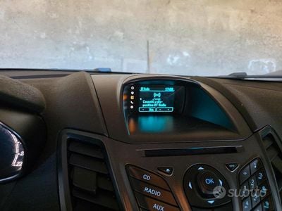 Usata Ford Fiesta 92 CV (67 kW) 2015 Grigio Utilitaria