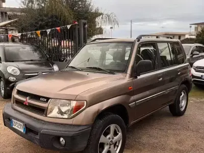 Usata Mitsubishi Pajero 129 CV (94 kW) 2002 Grigio SUV