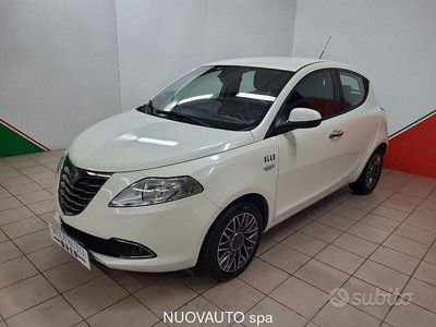 Usata Lancia Ypsilon 69 CV (50 kW) 2015 Bianco Utilitaria