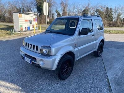 Usata Suzuki Jimny 86 CV (63 kW) 2005 Argento SUV