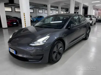 Usata Tesla Model 3 Standard Range 88 kW (120 CV) 2022 Grigio stealth Berlina
