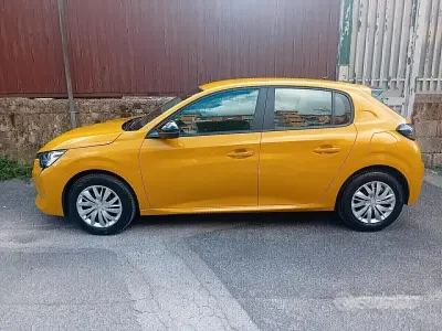 Usata Peugeot 208 Active 75 CV (55 kW) 2023 Giallo Utilitaria