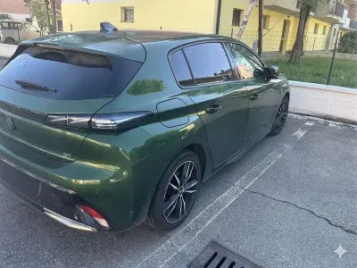 Usata Peugeot 308 GT 131 CV (96 kW) 2022 Verde Berlina