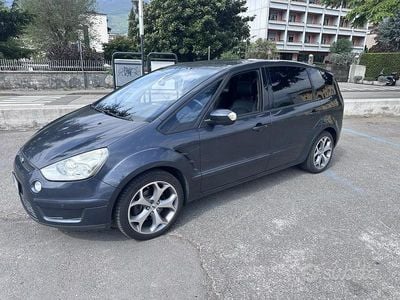 Begagnad Ford S-MAX S 140 HK (102 kW) 2008 Grå Minibuss