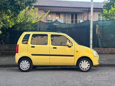 Usata Opel Agila 75 CV (55 kW) 2003 Giallo Monovolume