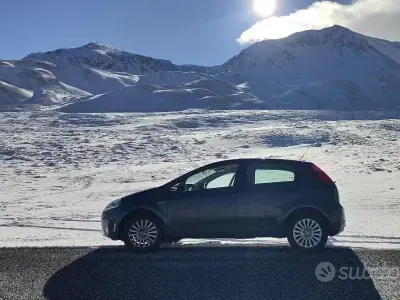 Usata Fiat Grande Punto Active 65 CV (47 kW) 2009 Grigio Utilitaria