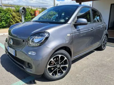 Usata Smart ForFour Passion 90 CV (66 kW) 2017 Grigio Utilitaria