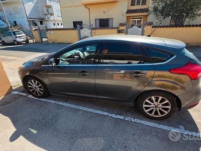 Usata Ford Focus Titanium 120 CV (88 kW) 2017 Grigio Berlina