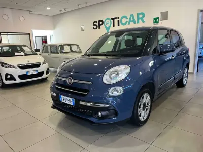Usata Fiat 500L Lounge 120 CV (88 kW) 2019 Blu scuro metalizzato Monovolume