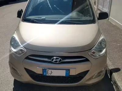 Usata Hyundai i10 69 CV (50 kW) 2011 Grigio Utilitaria