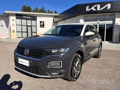 Usata VW T-Roc Style 116 CV (85 kW) 2018 Grigio scuro SUV