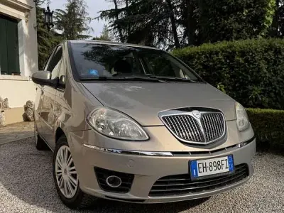 Usata Lancia Musa 77 CV (56 kW) 2011 Monovolume