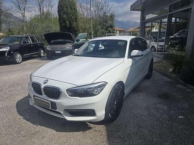 Begagnad BMW 116 116 HK (85 kW) 2019 Vit Halvkombi
