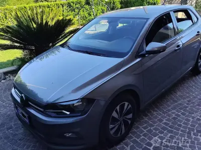 Begagnad VW Polo Comfortline 60 HK (44 kW) 2021 Grå Halvkombi