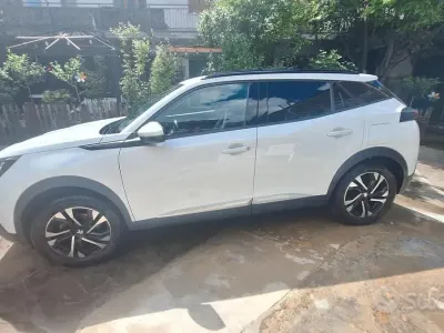 Usata Peugeot 2008 Allure 102 CV (75 kW) 2020 Bianco SUV