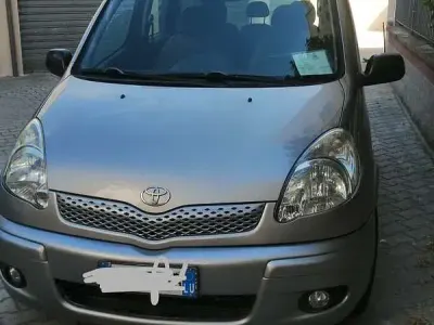 Usata Toyota Yaris Verso