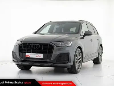 Usata Audi Q7 Sport 286 CV (210 kW) 2021 Grigio daytona perla SUV
