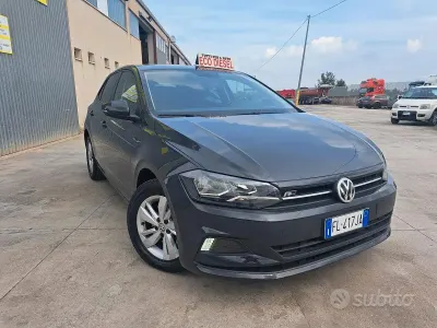 Usata VW Polo R-line 80 CV (58 kW) 2018 Grigio Berlina