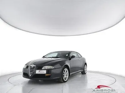 Usata Alfa Romeo GT Distinctive 150 CV (110 kW) 2004 Grigio Coupé