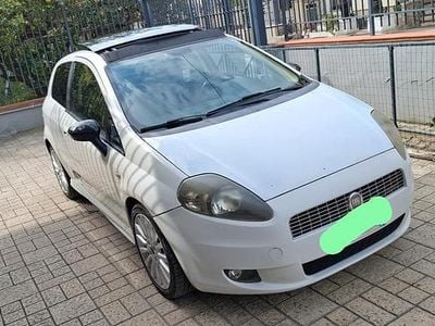 Usata Fiat Grande Punto Sport 90 CV (66 kW) 2009 Bianco Utilitaria