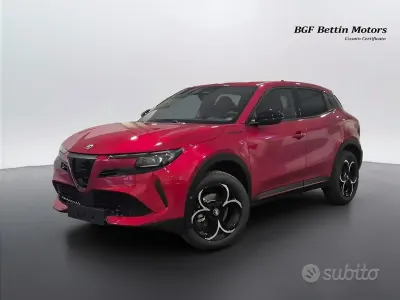 Nuova Alfa Romeo GT Junior Edizione Speciale 136 CV (100 kW) 2026 Rosso SUV