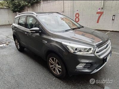 Usata Ford Kuga 120 CV (88 kW) 2019 Grigio SUV