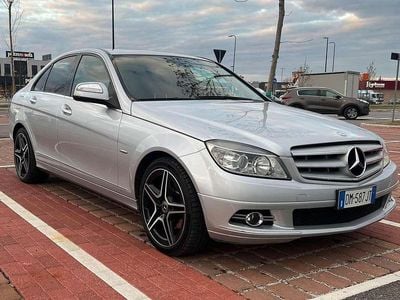 Usata Mercedes C220 Avantgarde 170 CV (125 kW) 2007 Argento Berlina