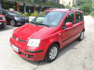 Begagnad Fiat Panda Dynamic 69 HK (50 kW) 2010 Röd Halvkombi