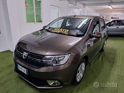 Usata Dacia Sandero Comfort 75 CV (55 kW) 2020 Beige Berlina