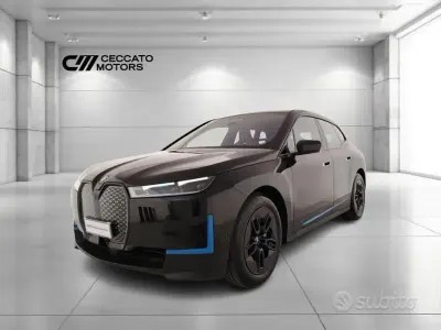 Usata BMW iX Comfort Edition 384 kW (523 CV) 2025 Nero SUV