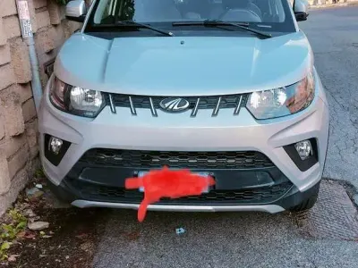 Usata Mahindra KUV100 83 CV (61 kW) 2019 Grigio SUV