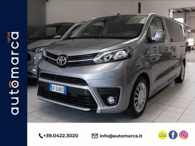 Usata Toyota Proace Verso Lounge 120 CV (88 kW) 2022 Grigio metallizzato Station wagon