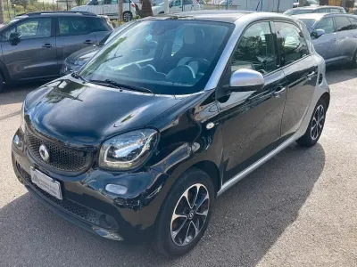 Usata Smart ForFour Passion 71 CV (52 kW) 2016 Nero Utilitaria