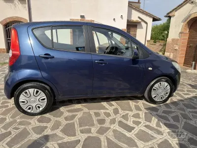 Usata Opel Agila 65 CV (47 kW) 2009 Blu Utilitaria