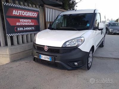 Usata Fiat Doblò Lounge 120 CV (88 kW) 2016 Bianco Monovolume