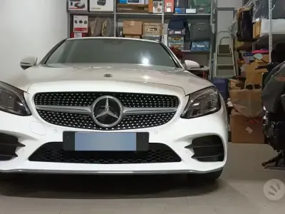 Usata Mercedes C220 AMG 194 CV (142 kW) 2019 Bianco Berlina