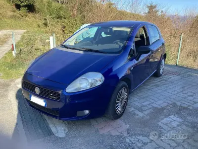 Usata Fiat Grande Punto 75 CV (55 kW) 2008 Blu Utilitaria