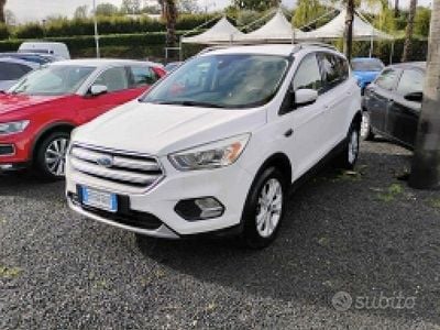 Usata Ford Kuga Titanium 120 CV (88 kW) 2017 Bianco SUV