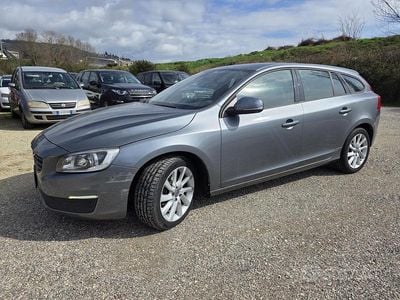 Usata Volvo V60 Summum 120 CV (88 kW) 2016 Grigio Station wagon