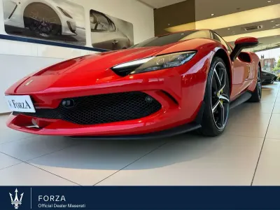 Usata Ferrari 296 829 CV (609 kW) 2022 Rosso corsa Berlina
