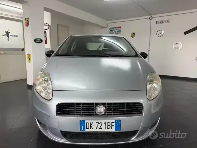 Usata Fiat Grande Punto 65 CV (47 kW) 2008 Grigio Utilitaria