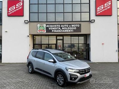 Usata Dacia Jogger Comfort 101 CV (74 kW) 2022 Grigio Monovolume