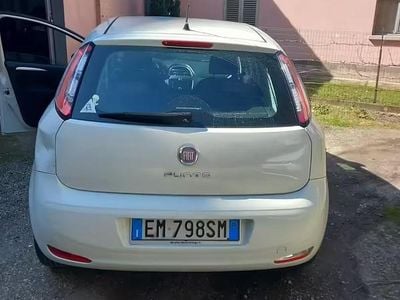 Usata Fiat Punto 77 CV (56 kW) 2012 Bianco Utilitaria