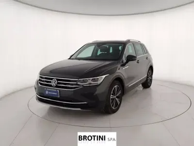 Używany VW Tiguan Elegance 150 KM (110 kW) 2023 Szary SUV